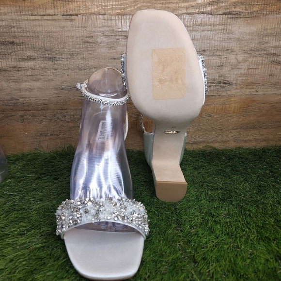 New Badgley Mischka Kendall Ankle Strap Sandal Sz 11.0 - Picture 10 of 10